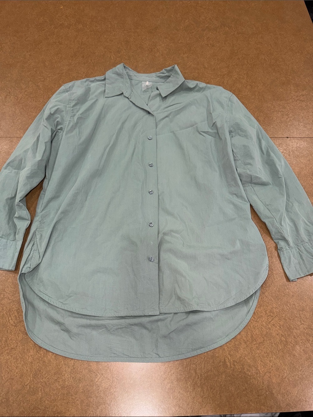 CALIA by Carrie Underwood Sage Green Button-Down Shirt • High Low Hem • Size M